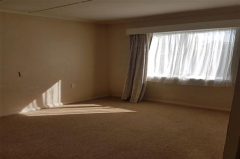 Photo of property in 1 Imperial Place, Henderson, Auckland, 0612