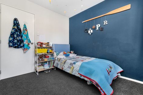 Photo of property in 24 Holiday Road, Stanmore Bay, Whangaparaoa, 0932