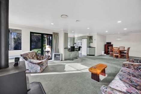 Photo of property in 190 Glover Road, Hawera, 4610