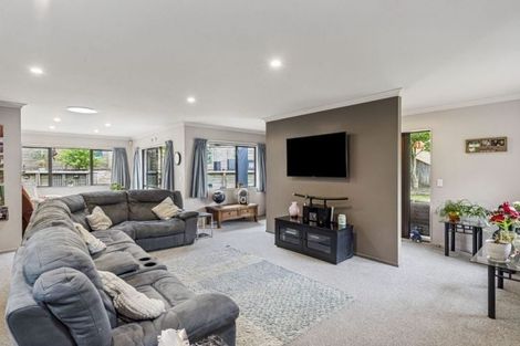 Photo of property in 37 Ashleigh Way, Waikanae Beach, Waikanae, 5036