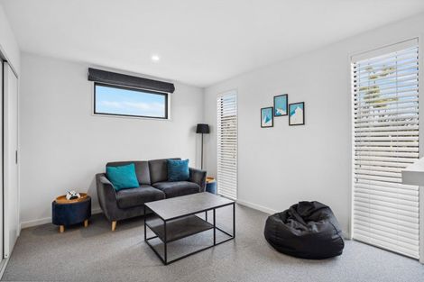 Photo of property in 2 Mcneil Crescent, Wanaka, 9305