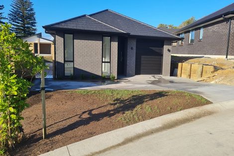 Photo of property in 20 Kawariki Road, Helensville, 0800