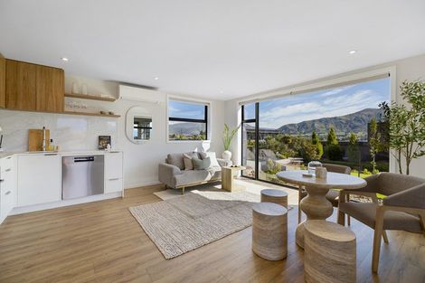Photo of property in 34 Kirimoko Crescent, Wanaka, 9305
