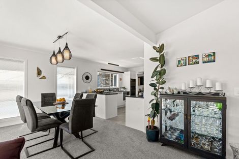 Photo of property in 13 Kea Court, Carterton, 5713