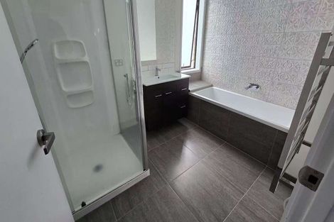 Photo of property in 28 Hobsonville Point Road, Hobsonville, Auckland, 0616