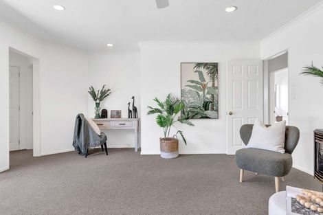 Photo of property in 52 Lysaght Place, Welcome Bay, Tauranga, 3112