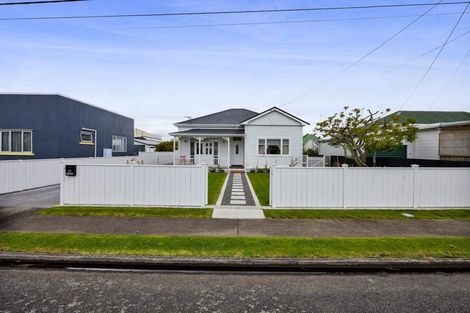 Photo of property in 56 Vogel Street, Hawera, 4610