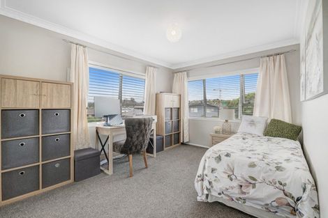 Photo of property in 42 Albatross Road, Red Beach, 0932