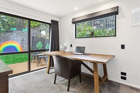 Photo of property in 17 Bridle Path, Lyttelton, 8082