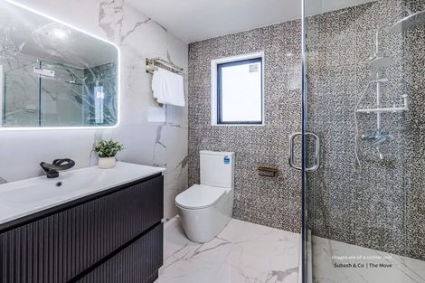 Photo of property in 38d Seymour Road, Sunnyvale, Auckland, 0612