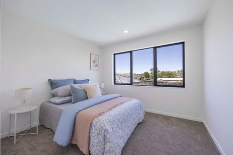 Photo of property in 744b East Coast Road, Pinehill, Auckland, 0630