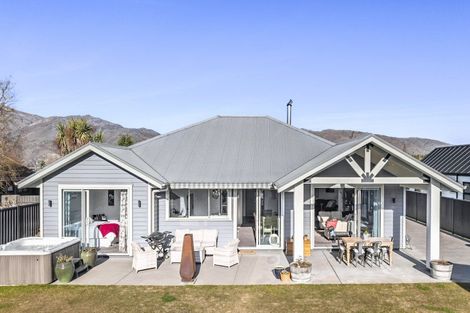 Photo of property in 2 Hortons Way, Cromwell, 9310