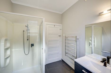 Photo of property in 28 Havelock Road, Hospital Hill, Napier, 4110