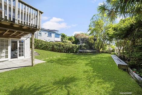 Photo of property in 22 Ranui Crescent, Khandallah, Wellington, 6035