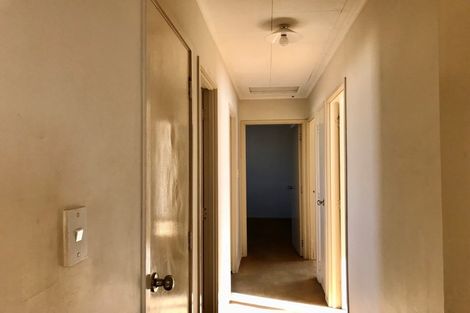 Photo of property in 9 Rountree Place, Conifer Grove, Takanini, 2112