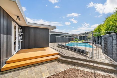 Photo of property in 11 Observatory Close, Whitby, Porirua, 5024