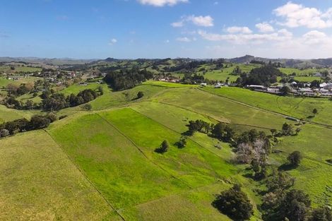 Photo of property in 122 Hurndall Street East, Maungaturoto, 0520