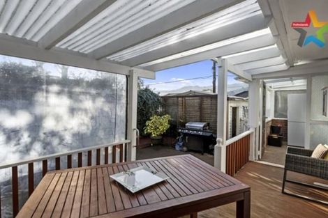 Photo of property in 5 Bird Grove, Stokes Valley, Lower Hutt, 5019