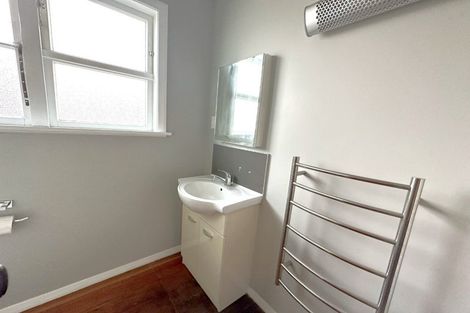 Photo of property in 102 Vogel Street, Roslyn, Palmerston North, 4414