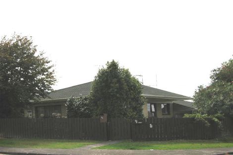Photo of property in 46 Butterworth Drive, Glendene, Auckland, 0602