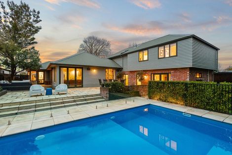 Photo of property in 21 Garreg Road, Fendalton, Christchurch, 8052