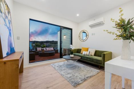 Photo of property in 1/14 Sabot Place, Massey, 0614