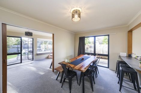 Photo of property in 19 Truscott Grove, Awapuni, Palmerston North, 4412