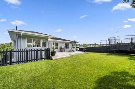 Photo of property in 4 Kororo Street, Northcote, Auckland, 0627