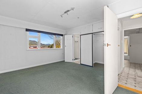 Photo of property in 83 Hampden Street, Picton, 7220