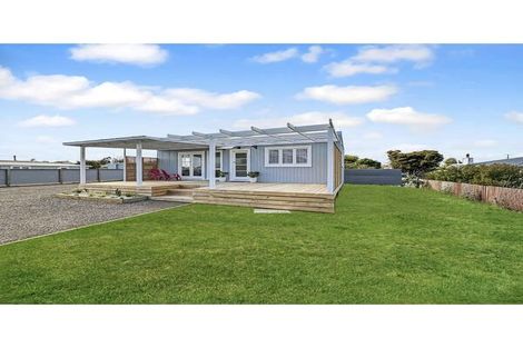 Photo of property in 46a Pratt Avenue, Foxton Beach, Foxton, 4815