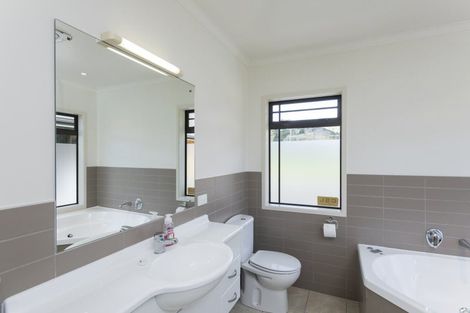 Photo of property in 30 Dryden Street, Whataupoko, Gisborne, 4010