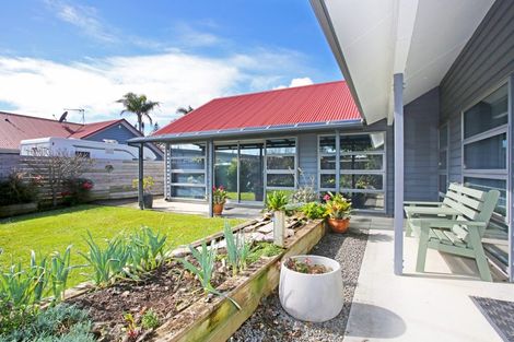 Photo of property in 4b Shanley Crescent, Waiuku, 2123