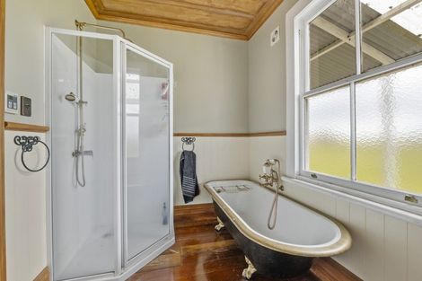 Photo of property in 57 Ladys Mile, Eltham, 4322