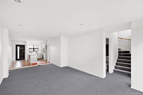 Photo of property in 11 Kaha Lane, Henderson, Auckland, 0612