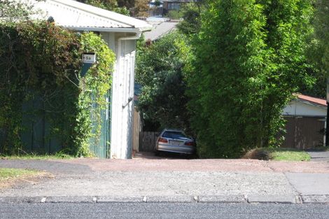 Photo of property in 5 Hutchinson Avenue, New Lynn, Auckland, 0600
