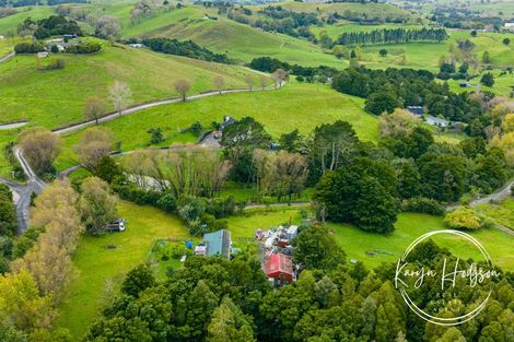Photo of property in 14 Woodland Road, Maungaturoto, 0588