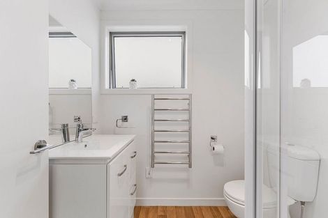 Photo of property in 83c Marlborough Avenue, Glenfield, Auckland, 0629