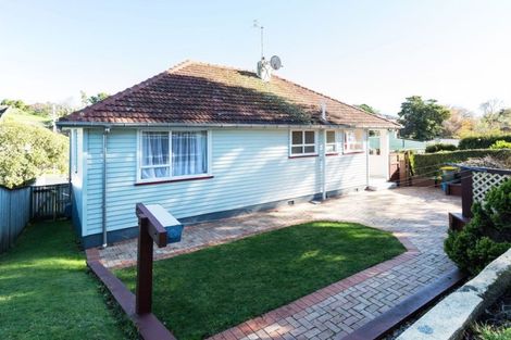 Photo of property in 65 Awanui Street, Merrilands, New Plymouth, 4312