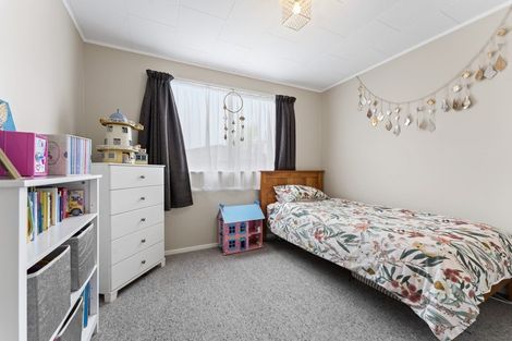 Photo of property in 23 Peppertree Glade, Kelvin Grove, Palmerston North, 4414