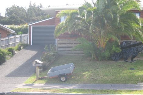 Photo of property in 1/21 Heathglen Place, Bayview, Auckland, 0629