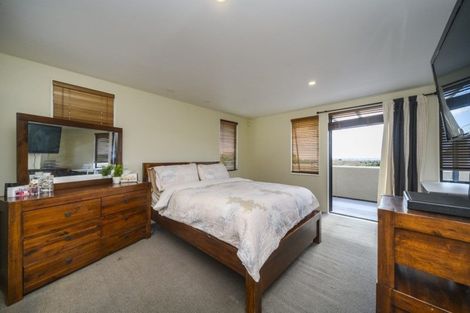 Photo of property in 44 Ruapehu Drive, Fitzherbert, Palmerston North, 4410