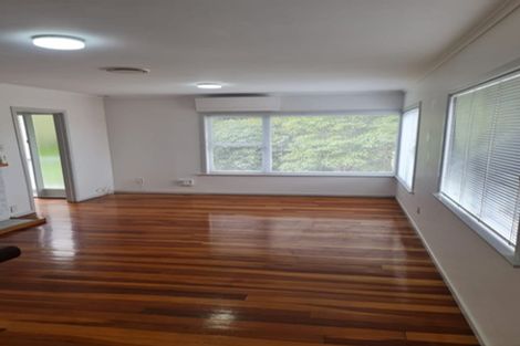 Photo of property in 17 Windy Ridge Road, Glenfield, Auckland, 0629