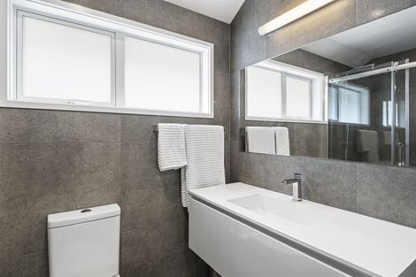 Photo of property in 55 Tui Glen Road, Birkenhead, Auckland, 0626