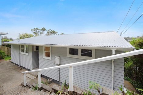 Photo of property in 135 Ruskin Road, Newlands, Wellington, 6037