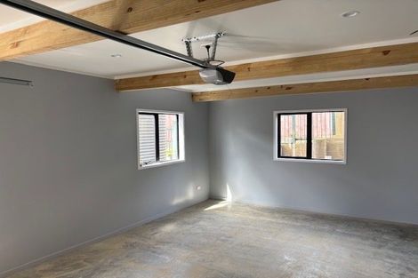 Photo of property in 8 Lynmore Drive, Hillpark, Auckland, 2102