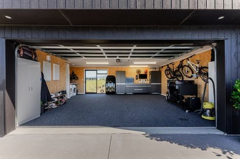 Photo of property in Tapuae, 26 Washer Road, Omata, New Plymouth, 4374