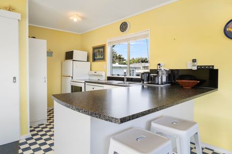 Photo of property in 50 Park Avenue, Waitarere Beach, Levin, 5510