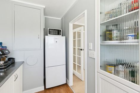 Photo of property in Newman Court Apartments, 2 Newman Terrace, Thorndon, Wellington, 6011