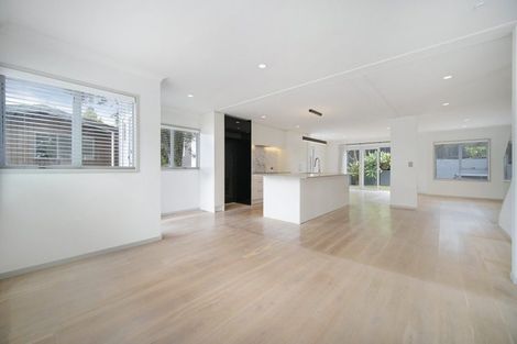 Photo of property in 1/26 Onepoto Road, Hauraki, Auckland, 0622