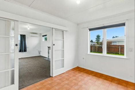 Photo of property in 2 Collingwood Street, Levin, 5510